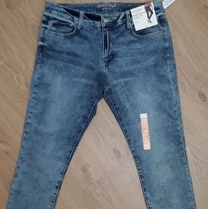 NWT~Arizona FAVE Super Skinny Jeans